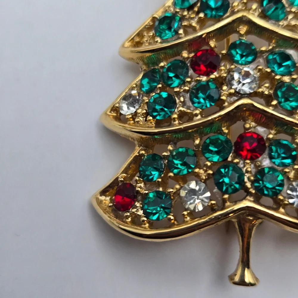 Hedy Hedison Womens Vintage 1960s Christmas Tree Brooch Rhinestone Holiday Pin